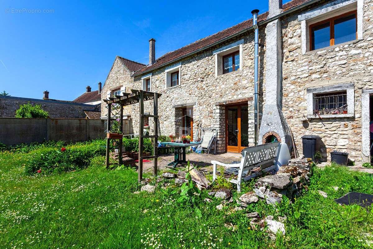 Maison à ARNOUVILLE-LES-MANTES