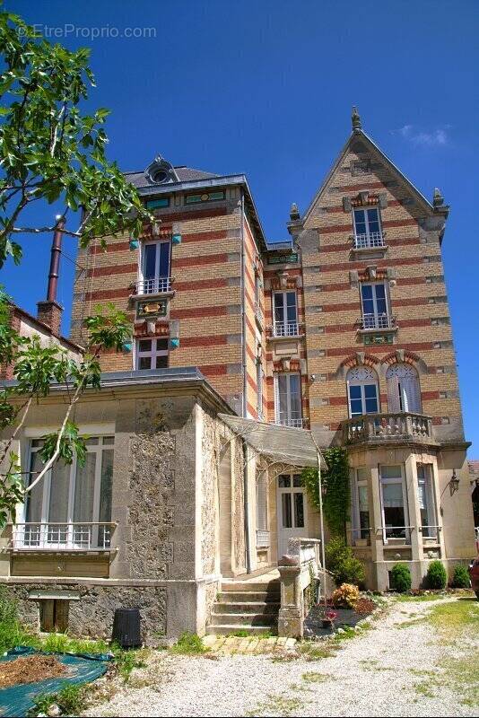 Maison à FERE-CHAMPENOISE