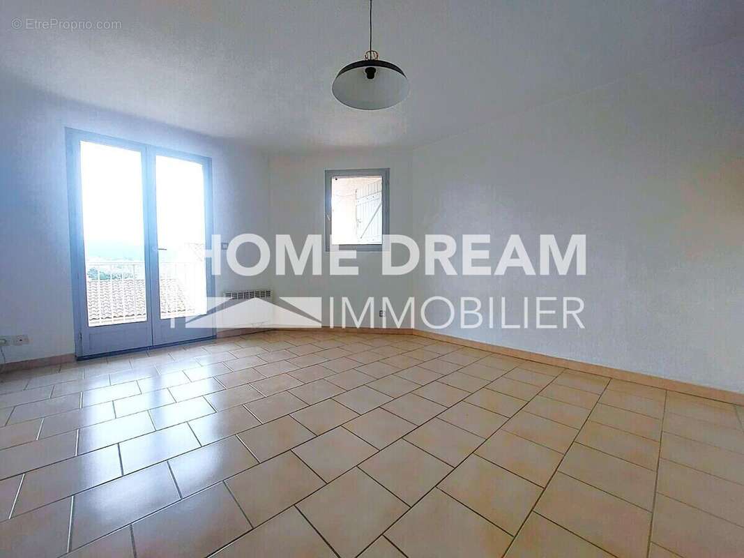 Appartement à SIX-FOURS-LES-PLAGES