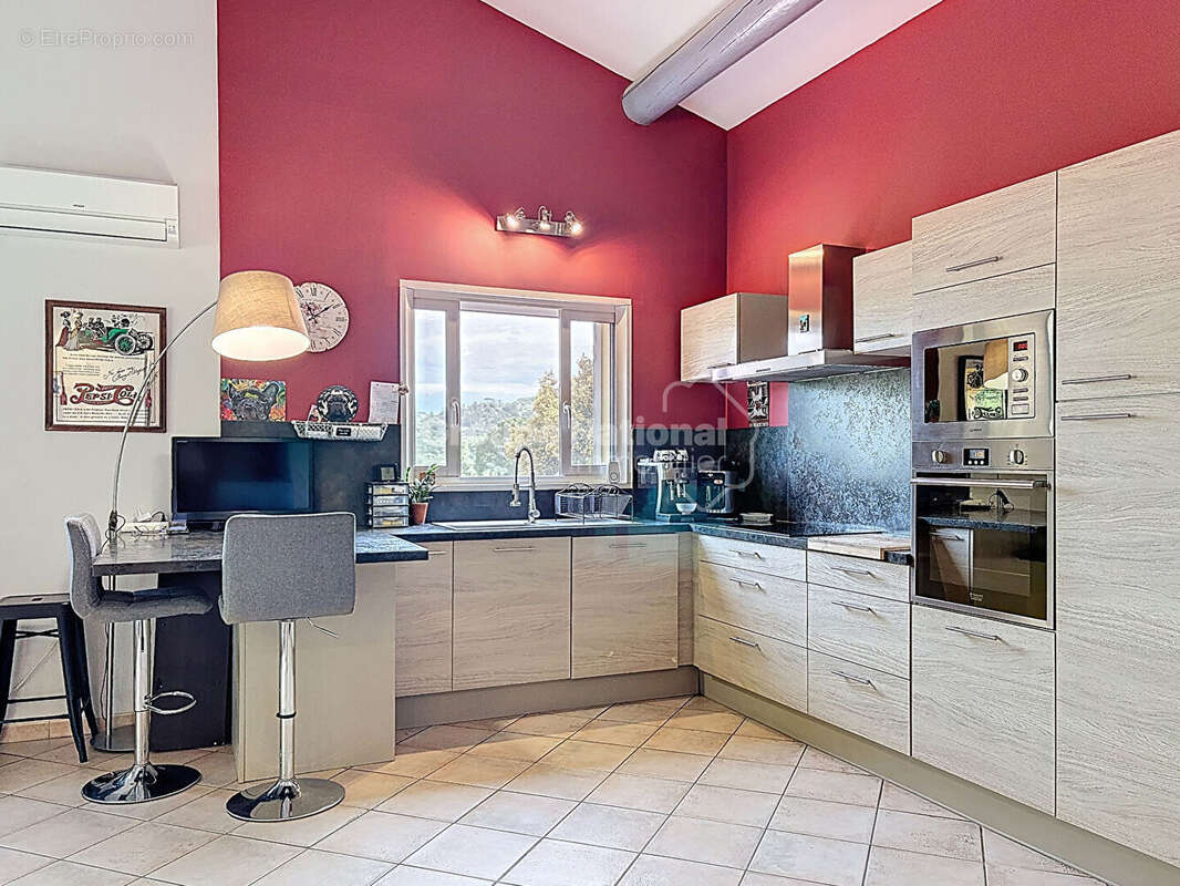 Maison à SAINT-RESTITUT