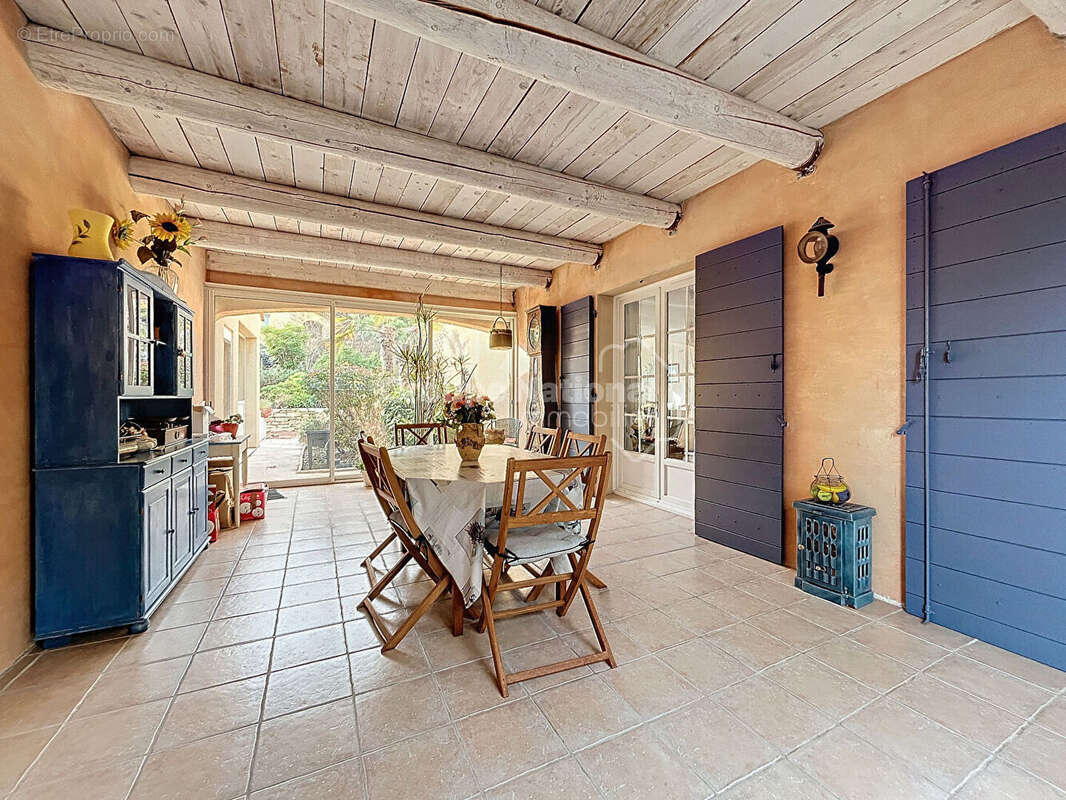 Maison à SAINT-RESTITUT