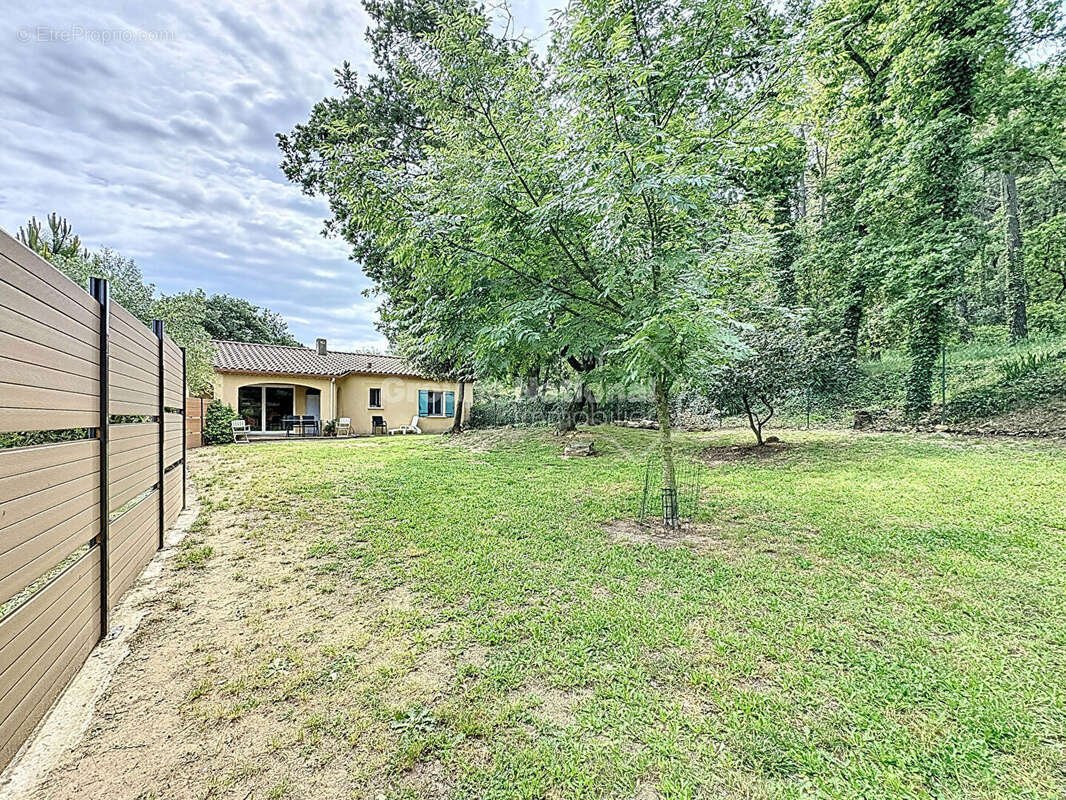 Maison à SAINT-RESTITUT