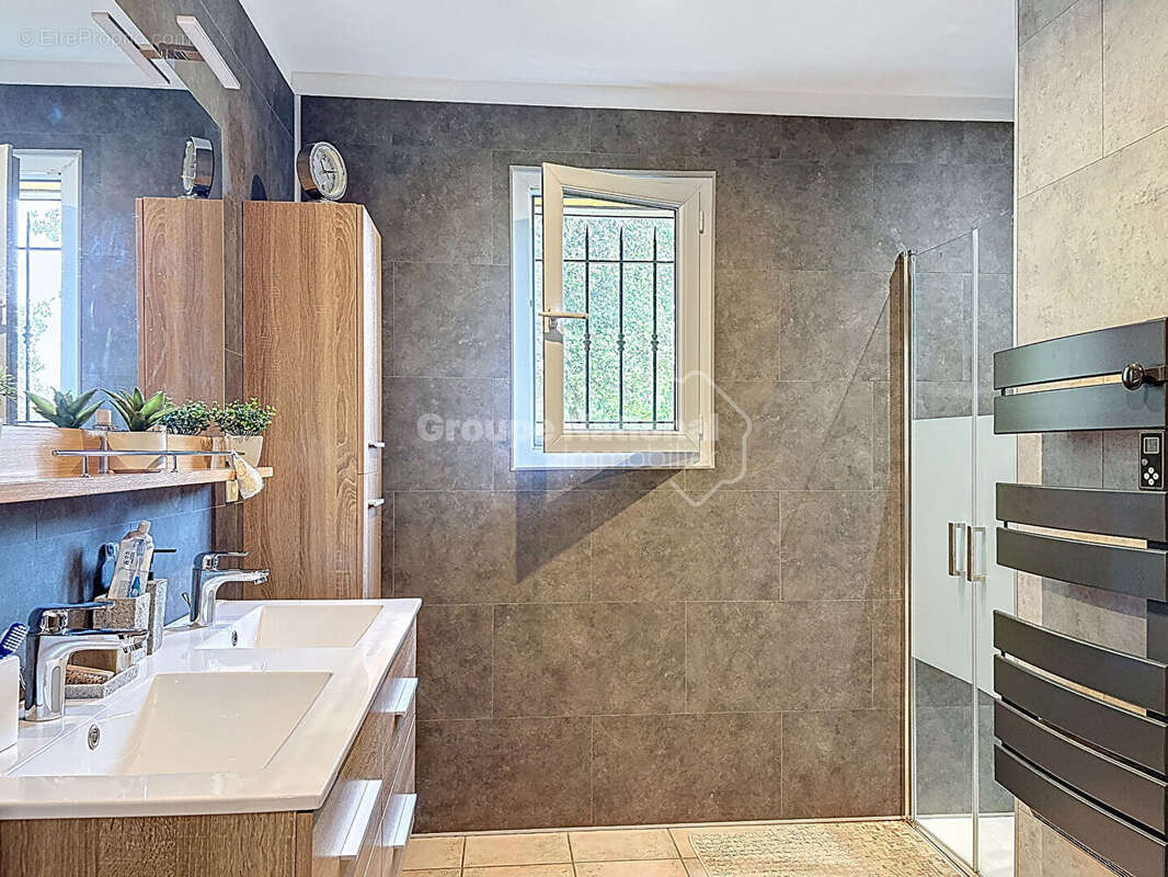 Maison à SAINT-RESTITUT