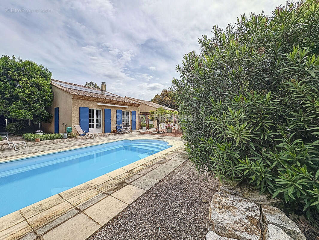 Maison à SAINT-RESTITUT