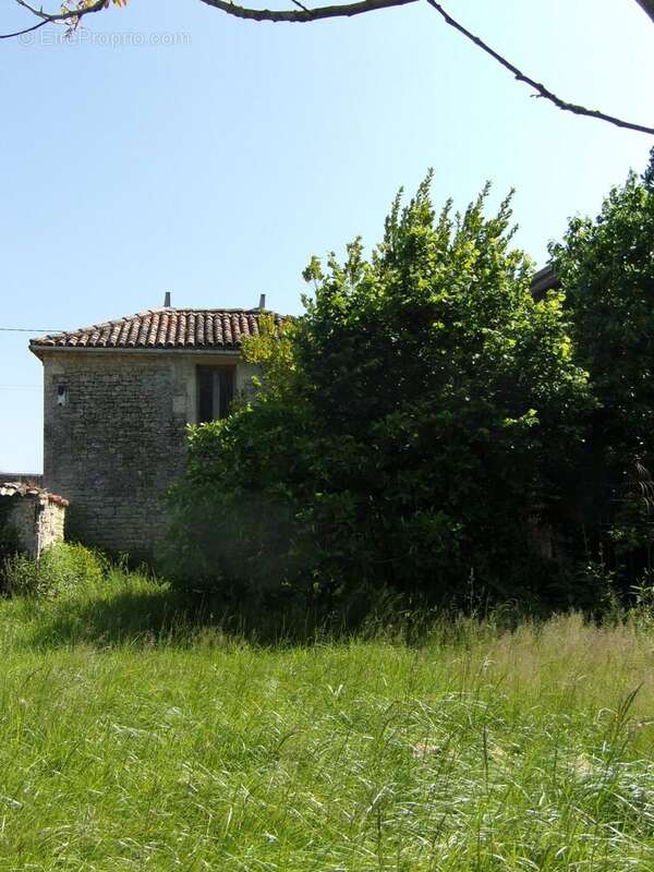 Maison à CHEF-BOUTONNE