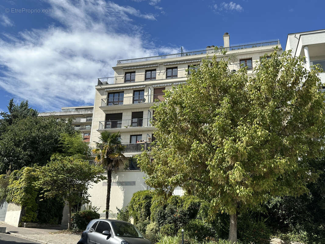 Parking à COURBEVOIE