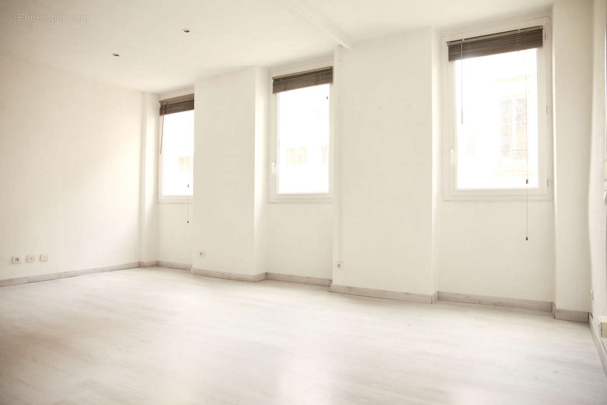 Appartement à MARSEILLE-6E