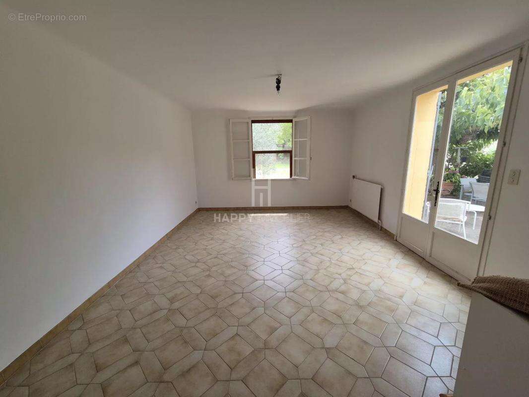 Maison à SAINT-ETIENNE-DU-GRES