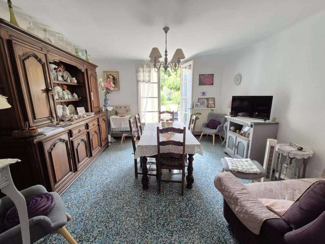 Maison à SAINT-ETIENNE-DU-GRES