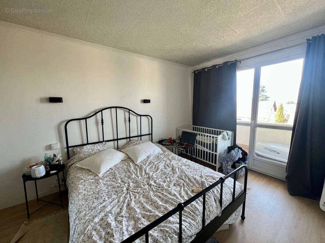 Appartement à PARAY-VIEILLE-POSTE