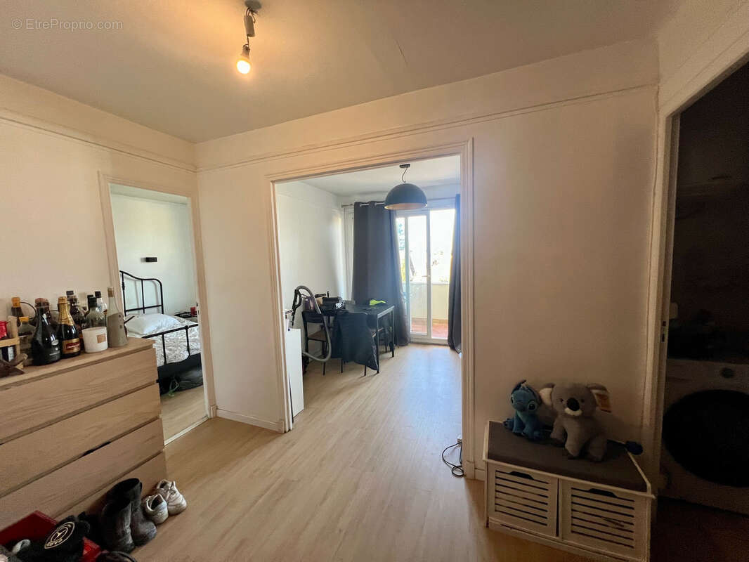 Appartement à PARAY-VIEILLE-POSTE