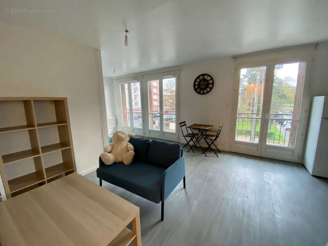 Appartement à PARAY-VIEILLE-POSTE