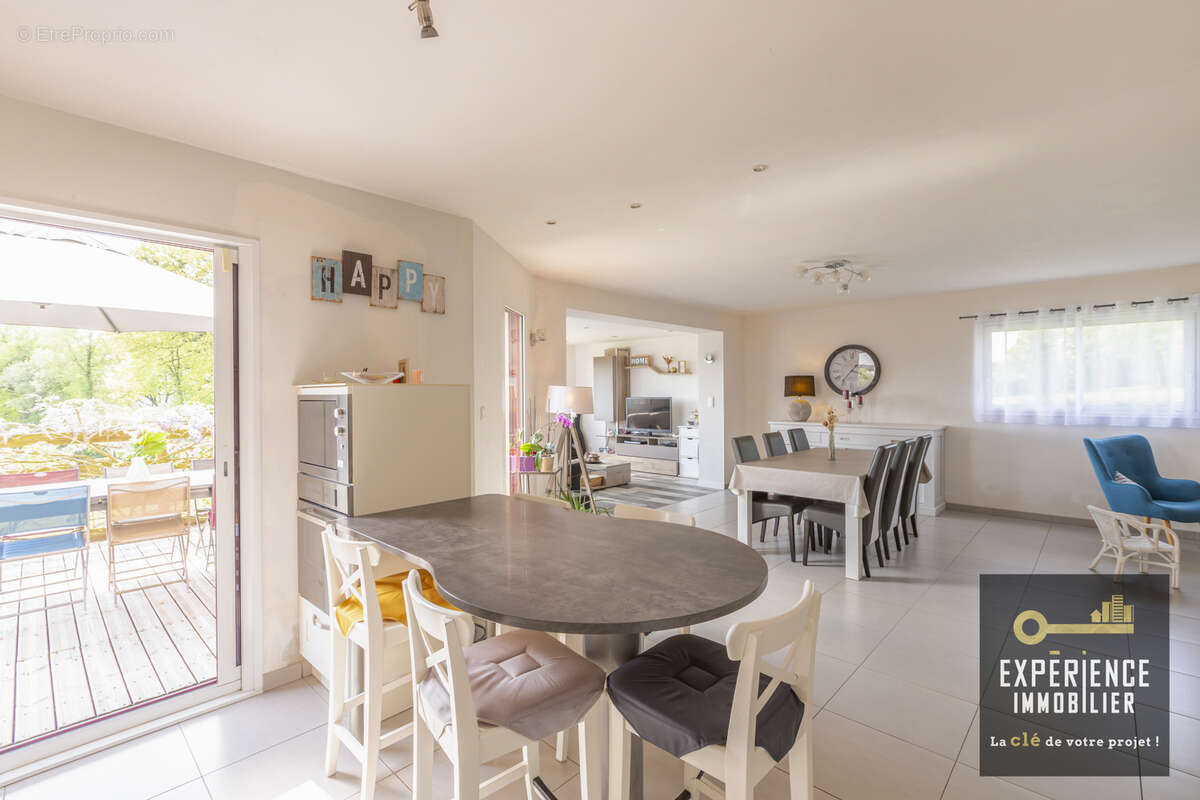 Maison à SAINT-VRAN