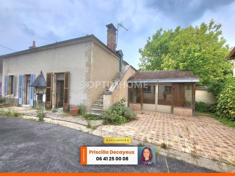 Maison à LA GUERCHE-SUR-L&#039;AUBOIS