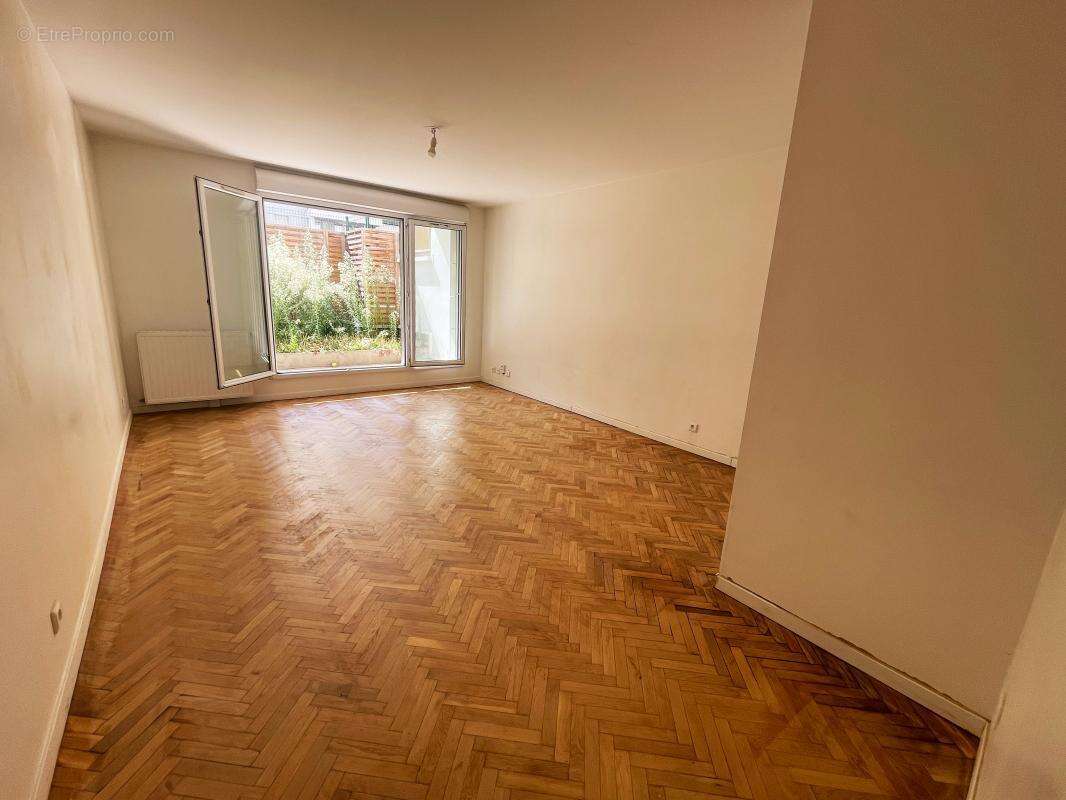 Appartement à SURESNES