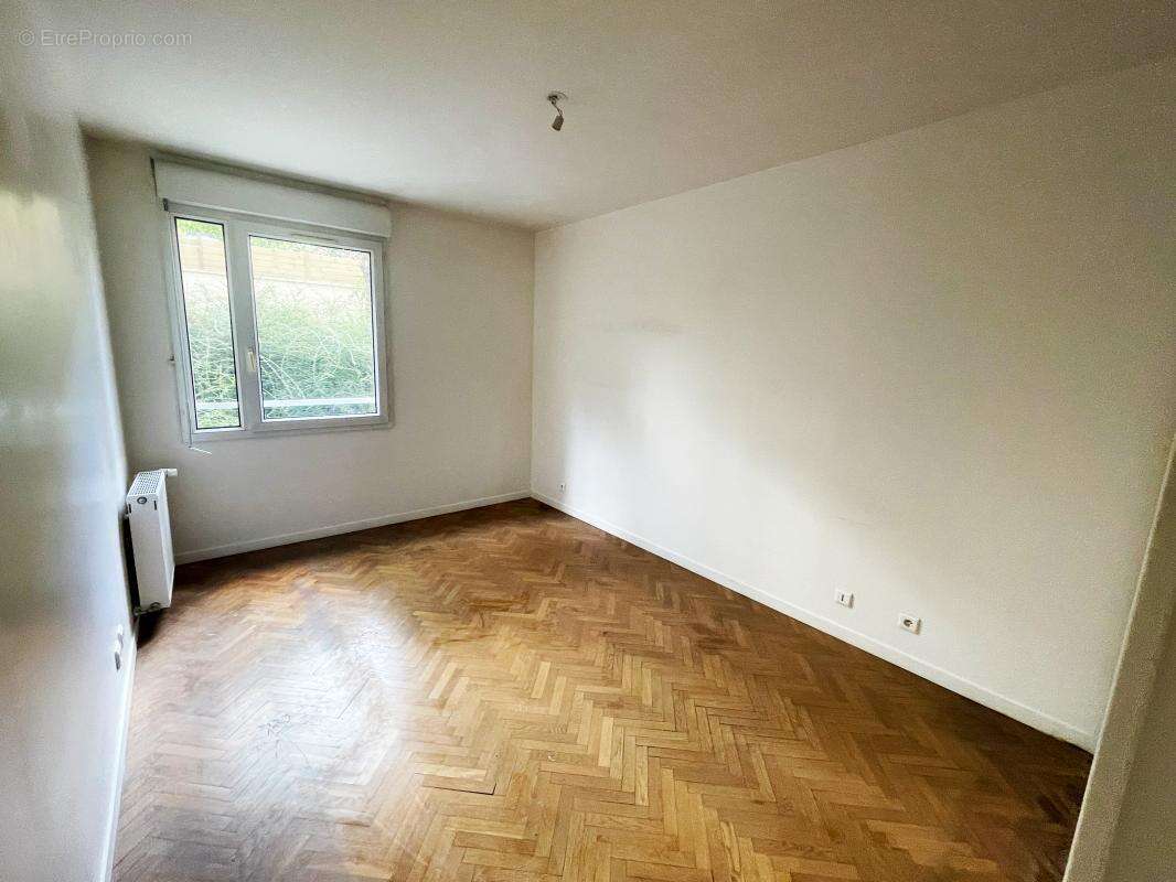 Appartement à SURESNES