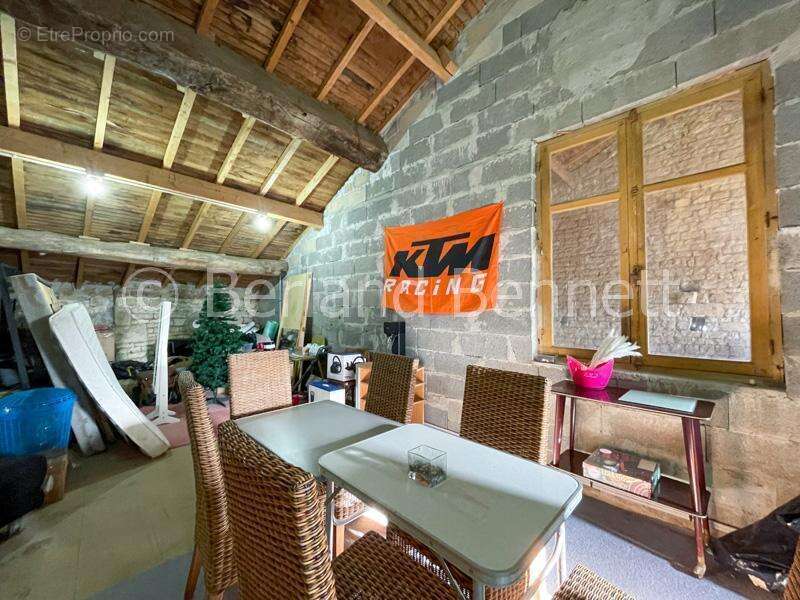 Maison à CHEF-BOUTONNE