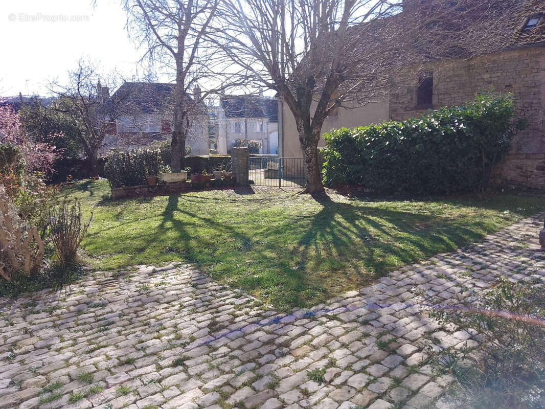 Maison à SAINT-REVERIEN