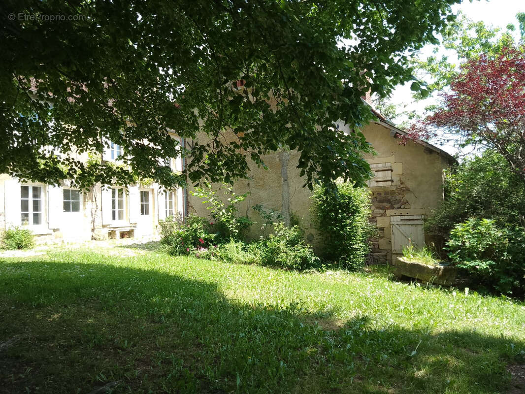 Maison à SAINT-REVERIEN