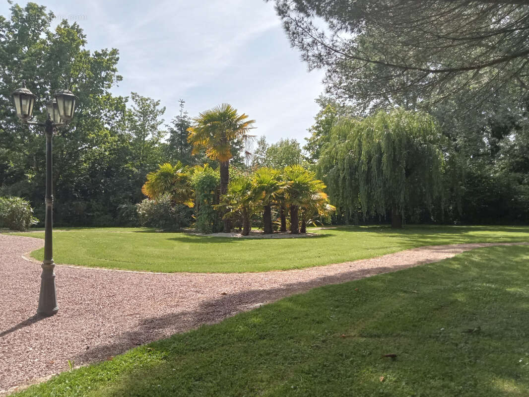 Maison à BEAULIEU-SOUS-LA-ROCHE