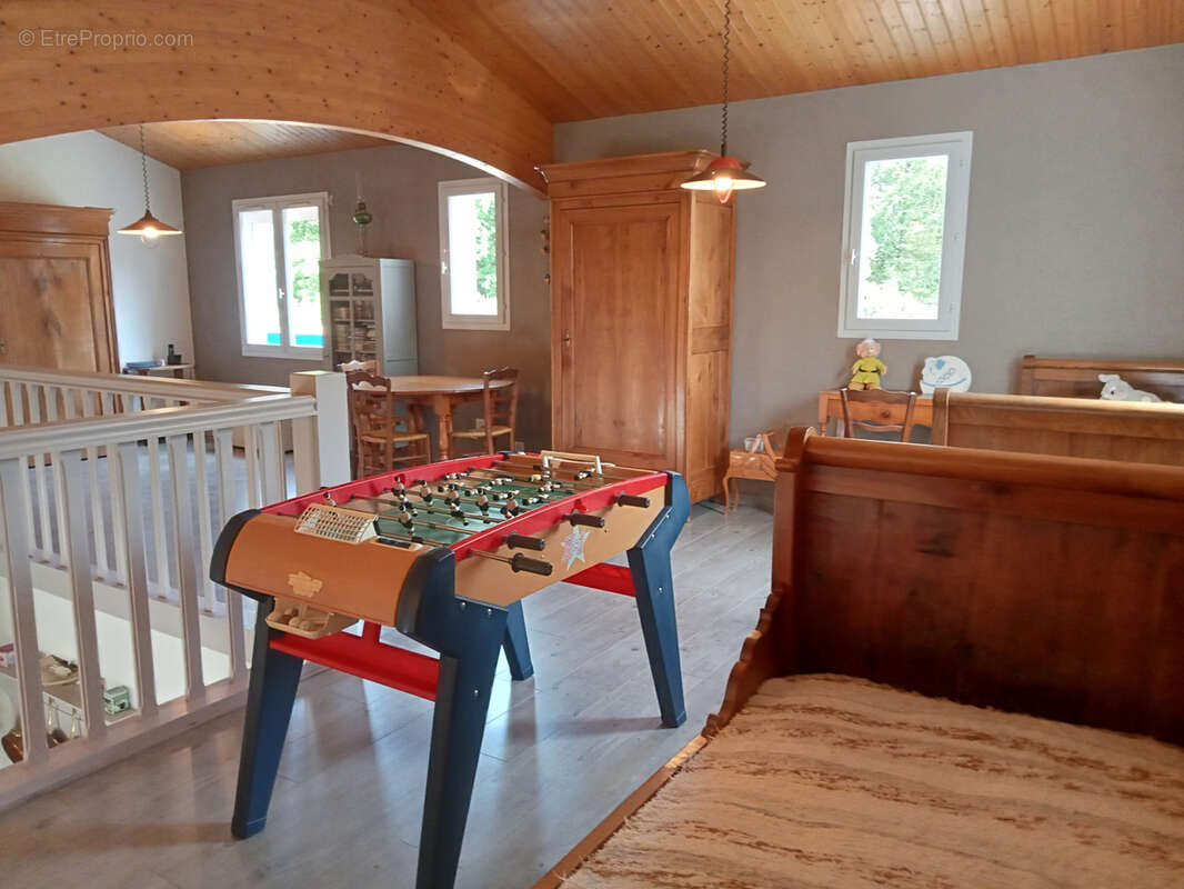 Maison à BEAULIEU-SOUS-LA-ROCHE