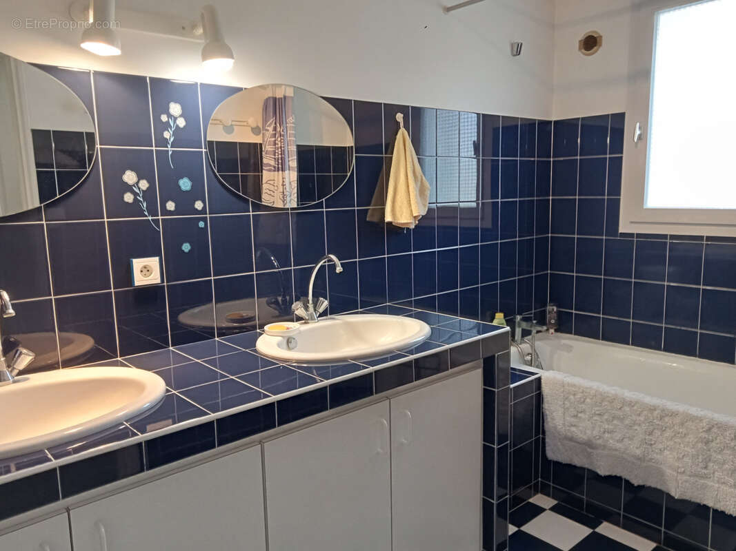 Maison à BEAULIEU-SOUS-LA-ROCHE