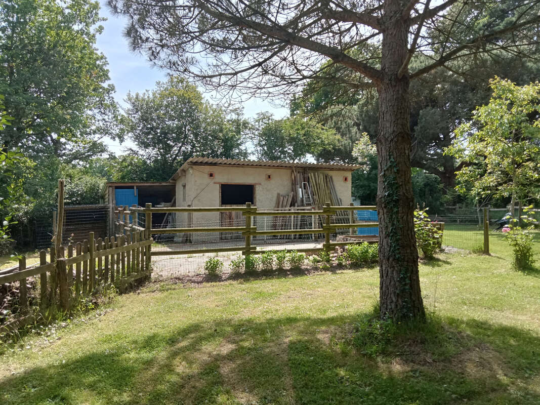 Maison à BEAULIEU-SOUS-LA-ROCHE