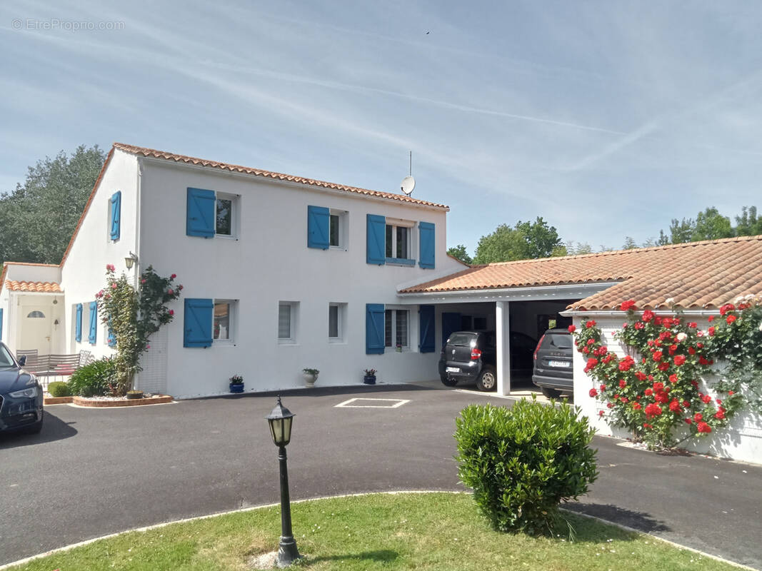 Maison à BEAULIEU-SOUS-LA-ROCHE