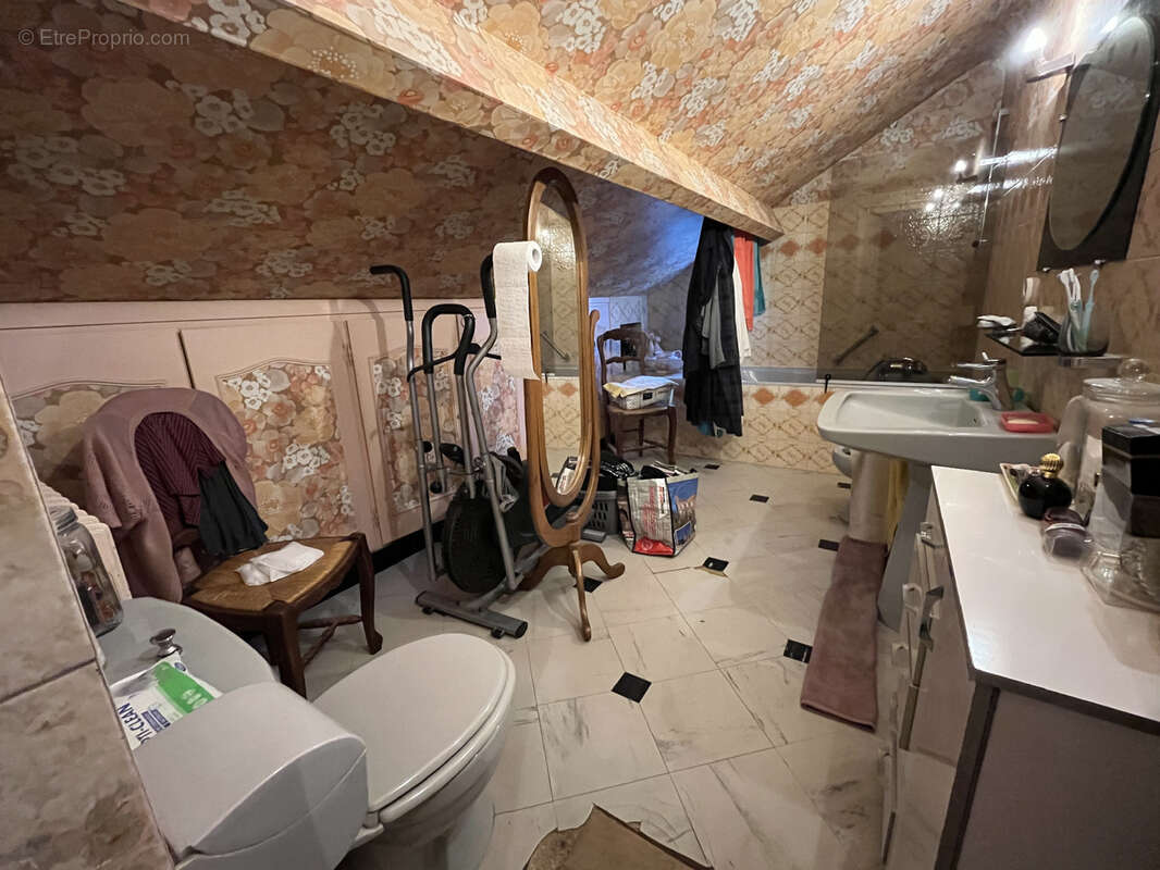 Maison à FOLLAINVILLE-DENNEMONT