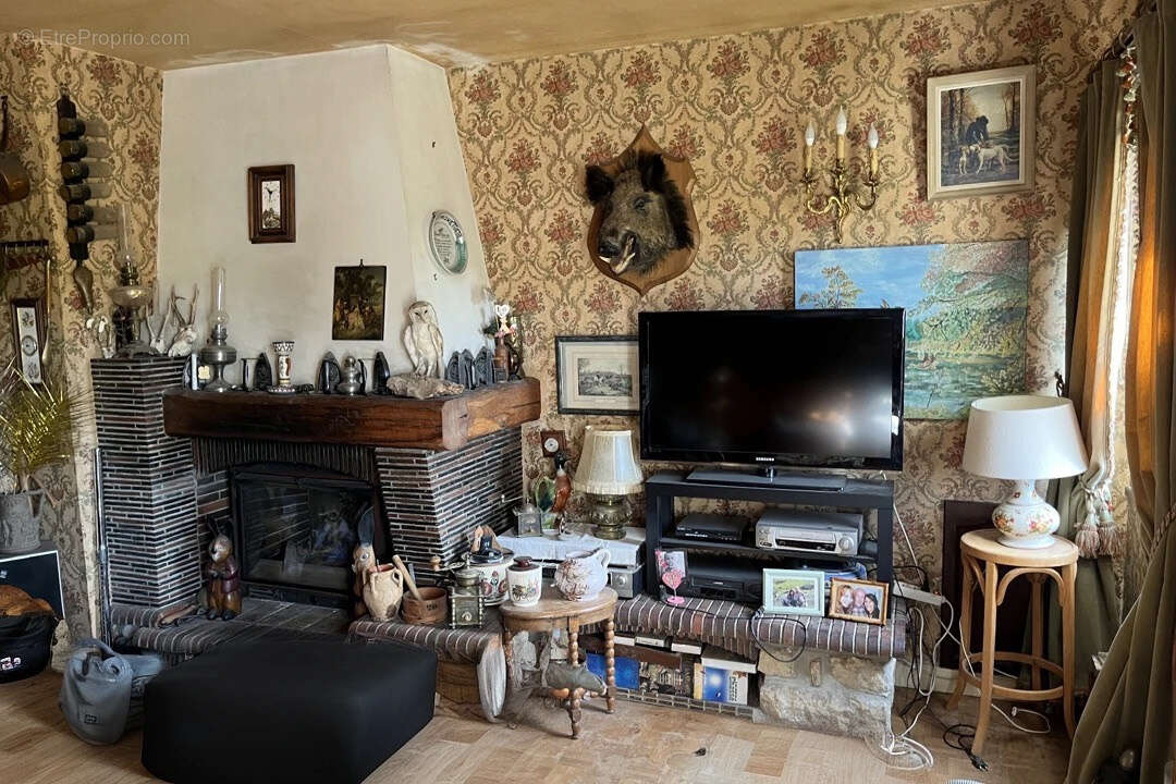 Maison à FOLLAINVILLE-DENNEMONT