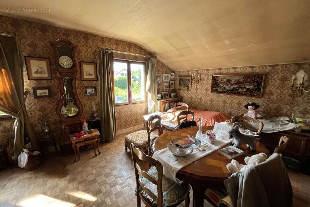 Maison à FOLLAINVILLE-DENNEMONT