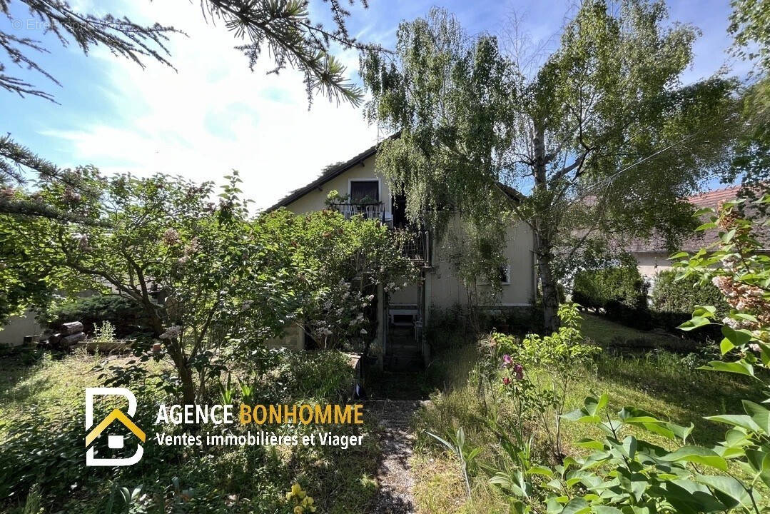 Maison à FOLLAINVILLE-DENNEMONT