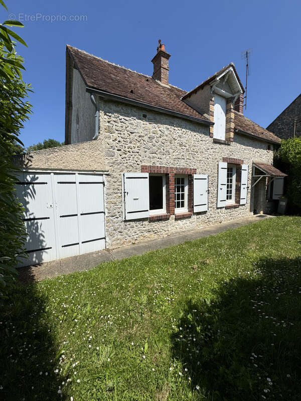Maison à EGREVILLE