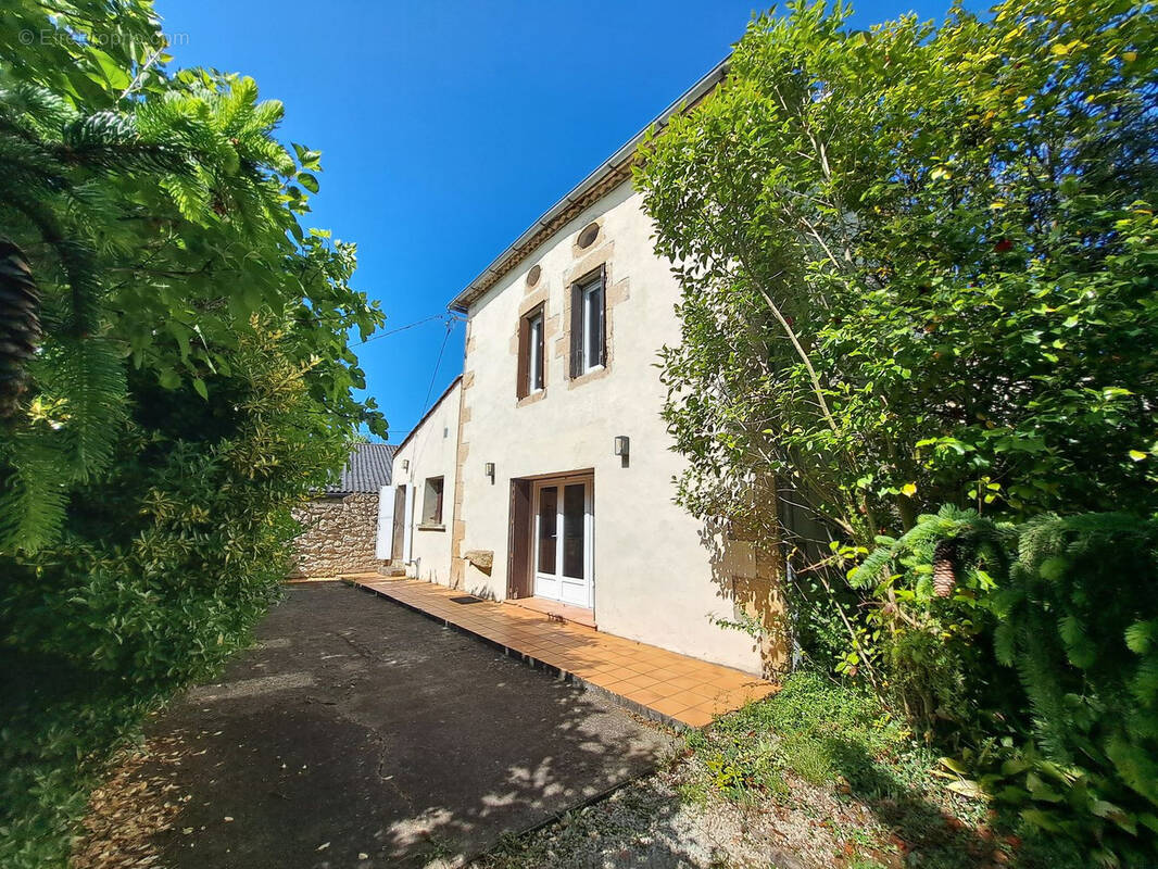 Maison à SAINT-MACAIRE