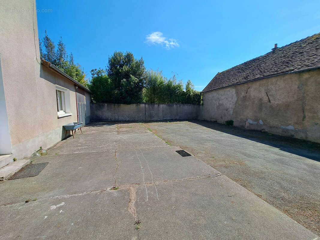 Maison à PONT-SUR-YONNE