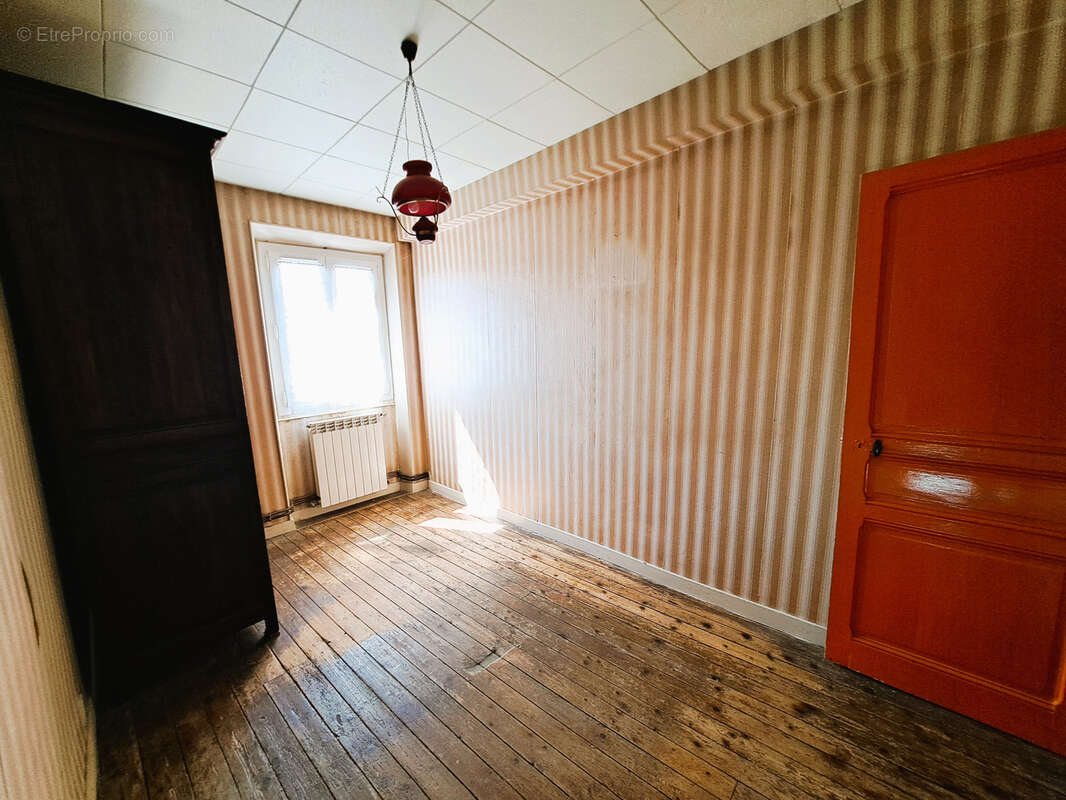 Maison à PONT-SUR-YONNE