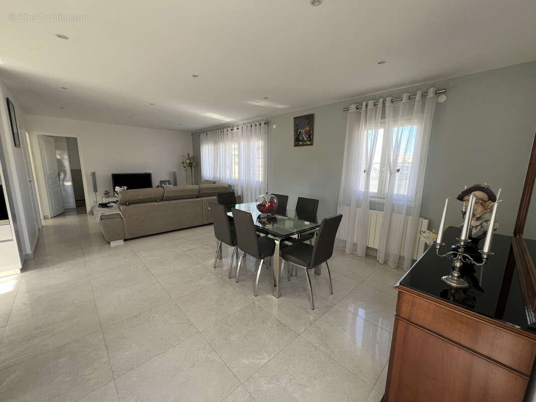 Maison à PONTAULT-COMBAULT