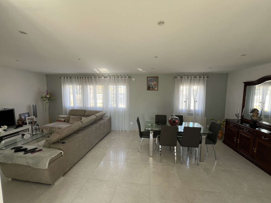 Maison à PONTAULT-COMBAULT