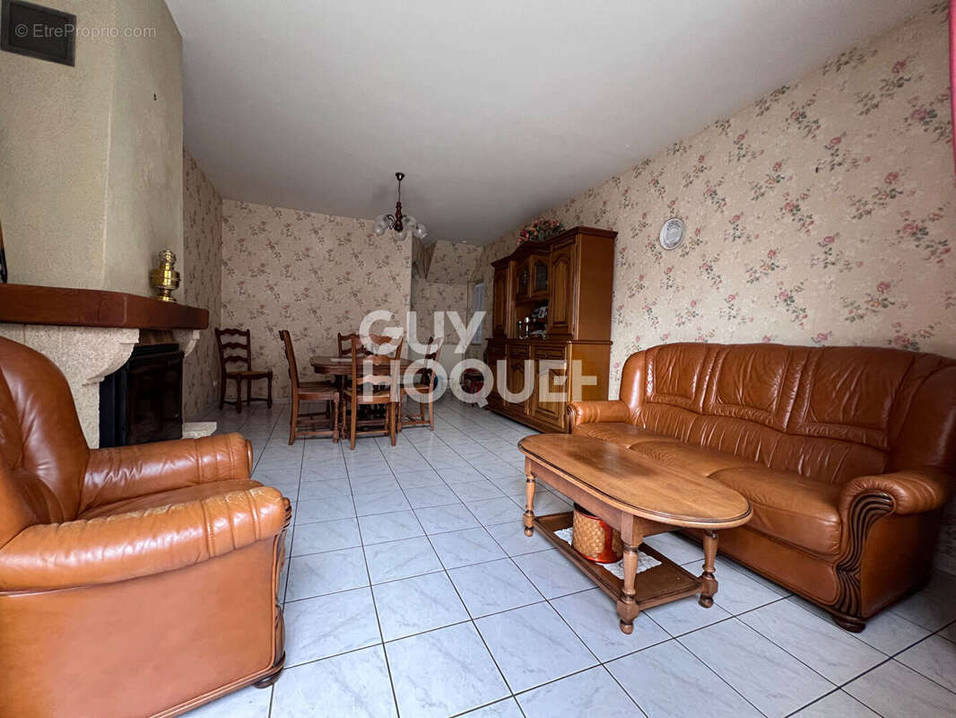 Maison à ISSY-L&#039;EVEQUE