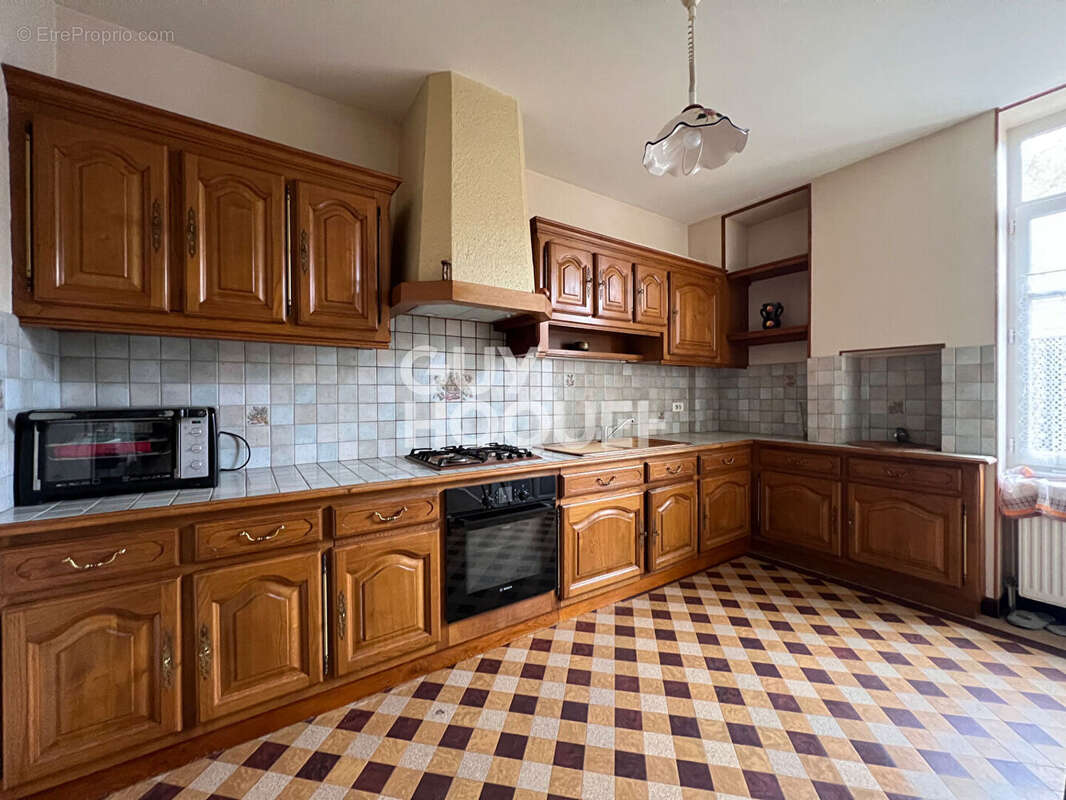 Maison à ISSY-L&#039;EVEQUE