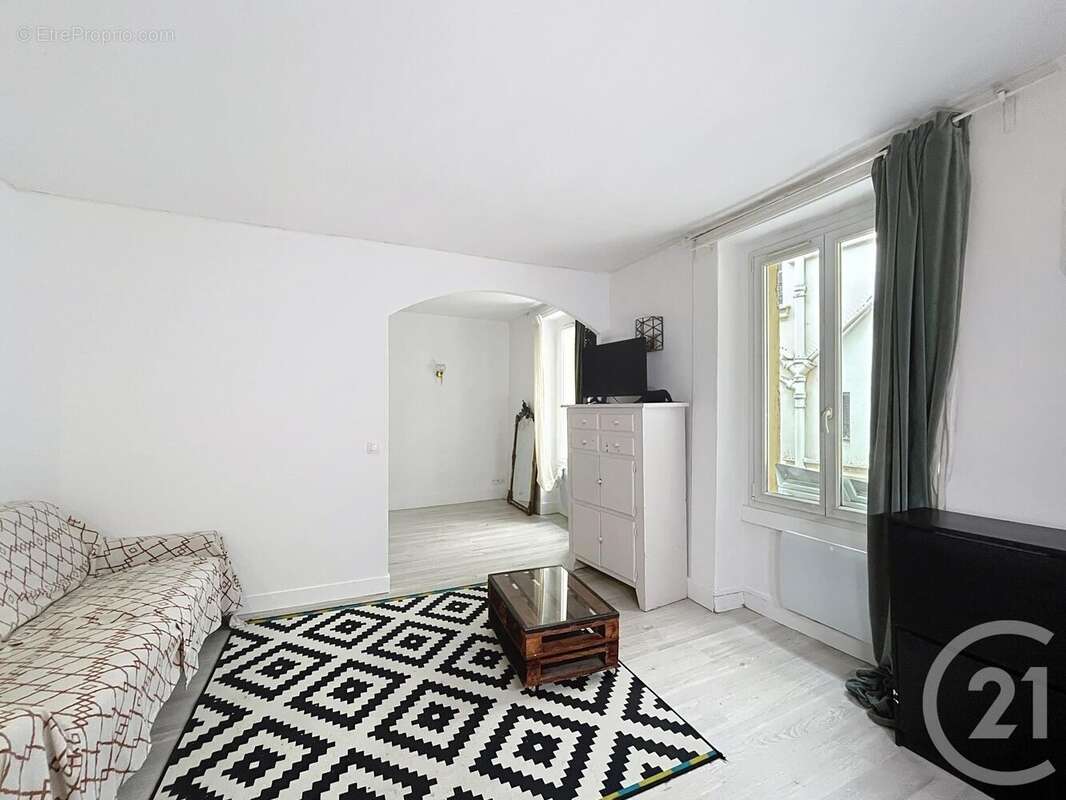 Appartement à PARIS-14E