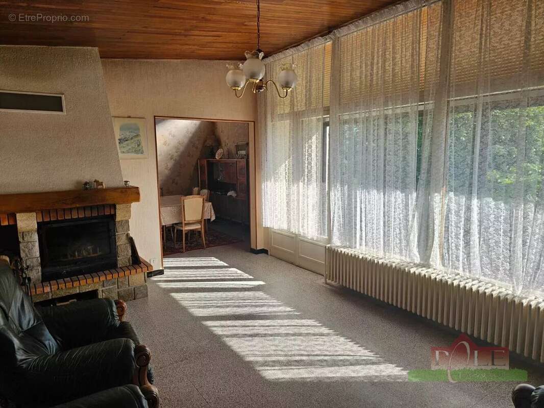 Maison à SALAISE-SUR-SANNE