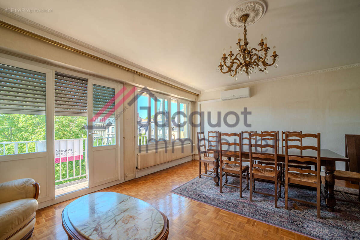 Appartement à LONS-LE-SAUNIER