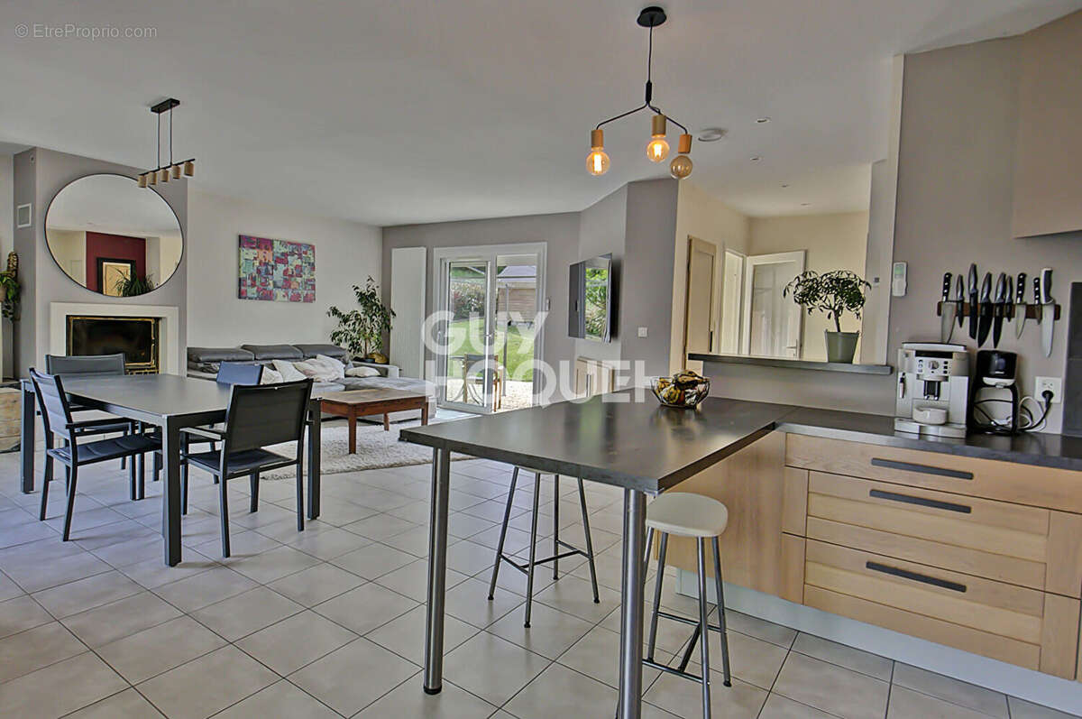 Maison à BOURGOIN-JALLIEU