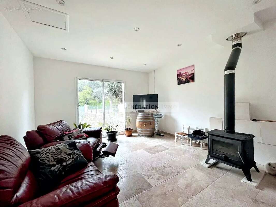 Maison à SAINT-ETIENNE-DU-GRES