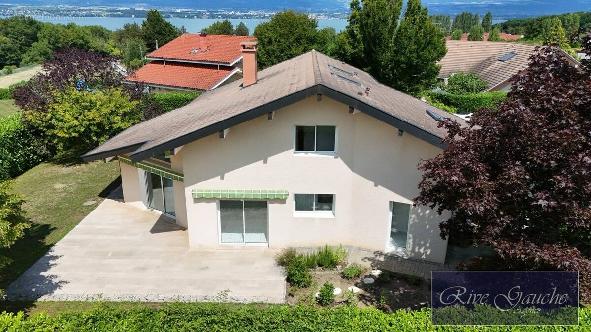 Maison à CHENS-SUR-LEMAN