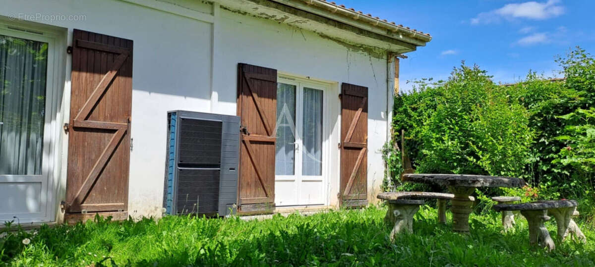Maison à MONGUILHEM