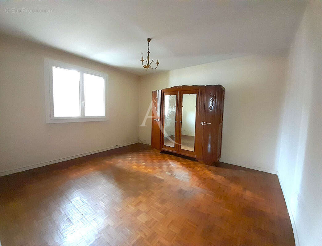 Maison à MONGUILHEM