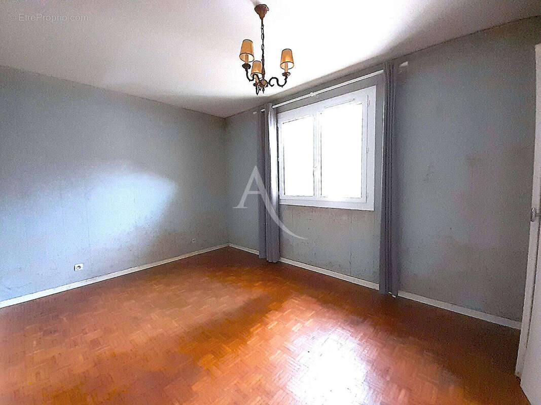 Maison à VILLENEUVE-DE-MARSAN