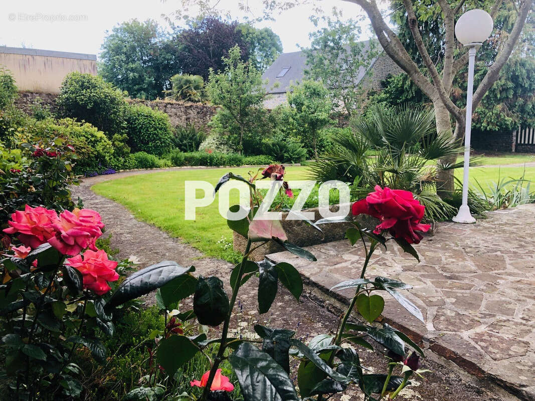 Maison à SAINT-HILAIRE-DU-HARCOUET